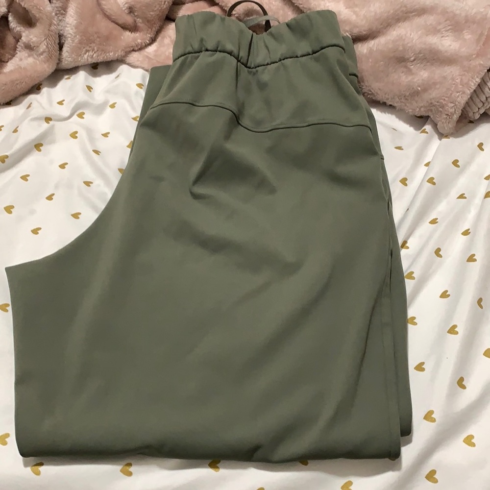 Lululemon on the fly 7/8 length